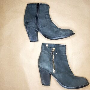 Aldo Women’s Black Ankle Heeled Booties Size: 8